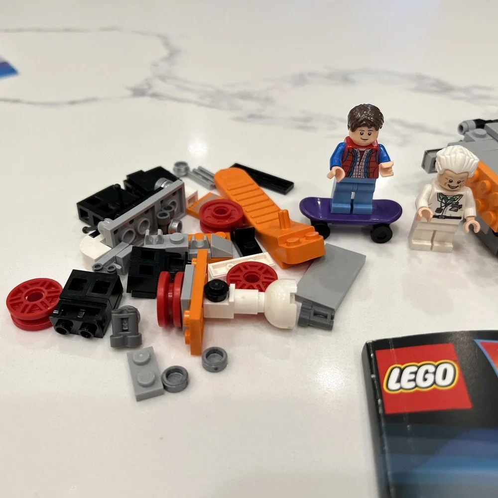 LEGO Ideas The DeLorean Time Machine 21103 Back To The Future Complete Minifigs+
